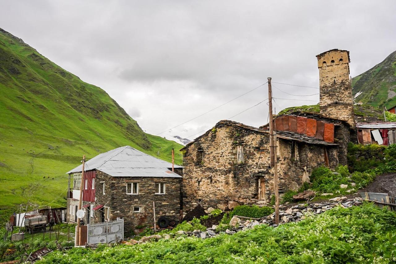 Bori'S Guesthouse Ushguli Exterior foto
