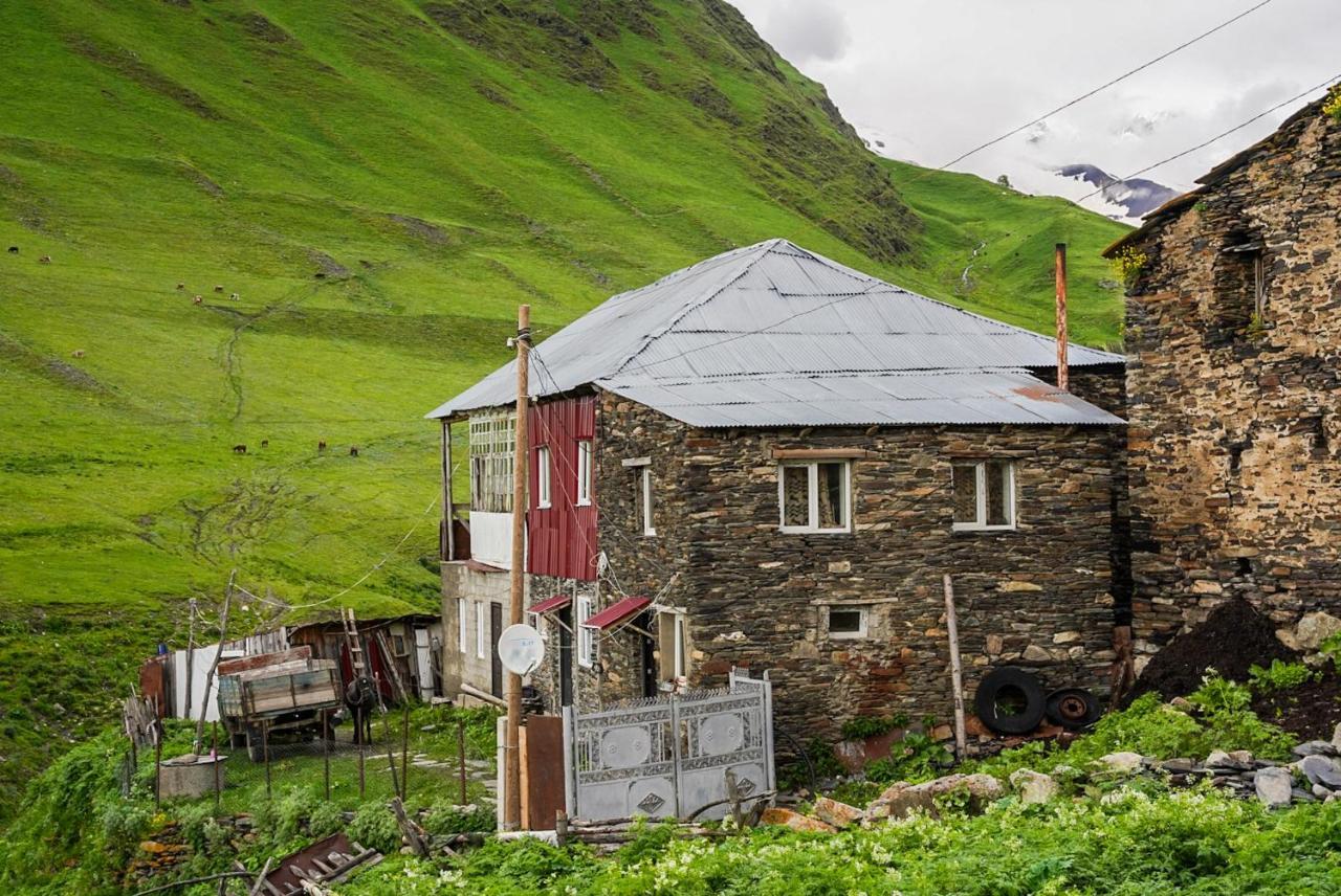Bori'S Guesthouse Ushguli Exterior foto