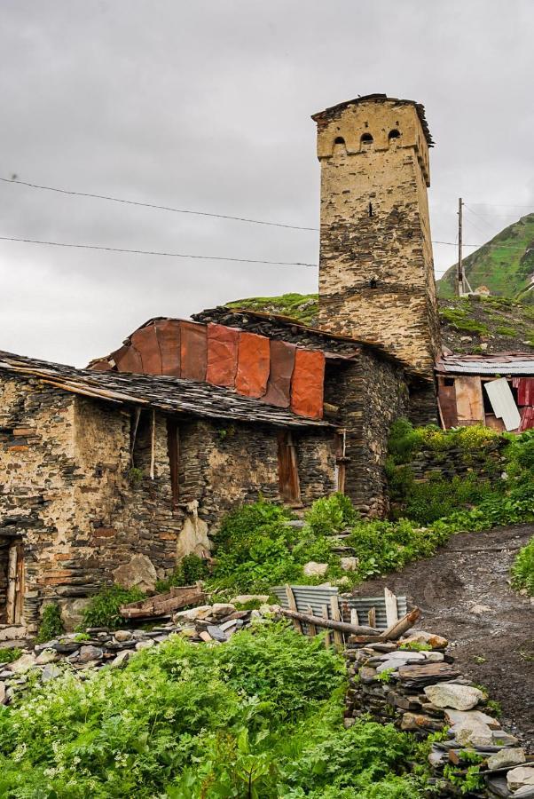 Bori'S Guesthouse Ushguli Exterior foto